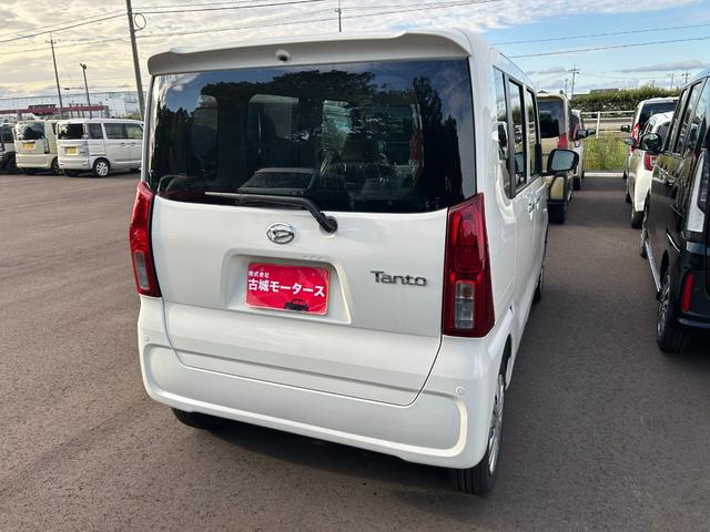 タント L 届出済未使用車 衝突被害軽減ブレーキ クリアランスソナー 盗難防止システム スマートキー スライドドア 横滑り防止装置 電動格納ミラー LEDヘッドライト オートライト オートエアコン(8枚目)