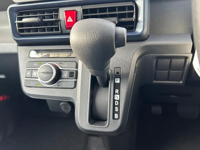 タント L 届出済未使用車 衝突被害軽減ブレーキ クリアランスソナー 盗難防止システム スマートキー スライドドア 横滑り防止装置 電動格納ミラー LEDヘッドライト オートライト オートエアコン(37枚目)