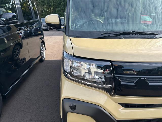 タント ファンクロス 届出済未使用車 衝突被害軽減ブレーキ クリアランスソナー アイドリングストップ 盗難防止システム スマートキー 電動スライドドア LEDヘッドライト 純正アルミホイール オートエアコン オートライト(4枚目)