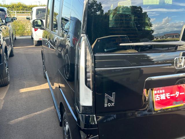 N-BOXカスタム 届出済未使用車 左側パワースライドドア シートヒーター アルミホイール クルーズコントロール 衝突被害軽減ブレーキ オートエアコン アイドリングストップ プッシュスタート 電動格納ミラー(12枚目)