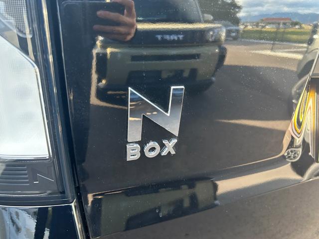 N-BOXカスタム 届出済未使用車 左側パワースライドドア シートヒーター アルミホイール クルーズコントロール 衝突被害軽減ブレーキ オートエアコン アイドリングストップ プッシュスタート 電動格納ミラー(13枚目)