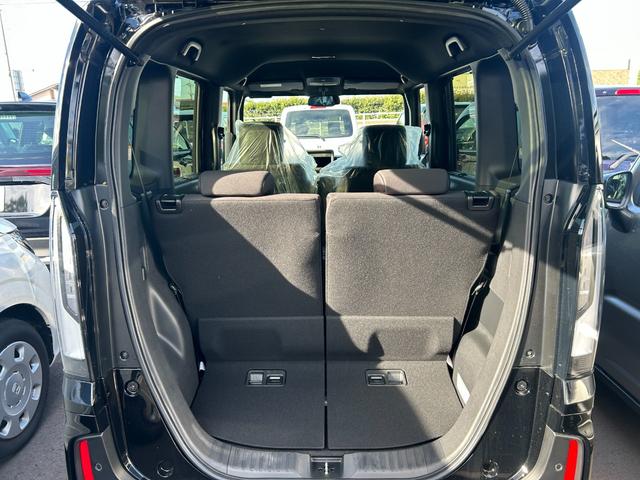 N-BOXカスタム 届出済未使用車 左側パワースライドドア シートヒーター アルミホイール クルーズコントロール 衝突被害軽減ブレーキ オートエアコン アイドリングストップ プッシュスタート 電動格納ミラー(18枚目)