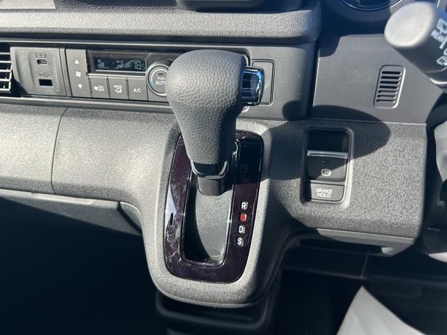 N-BOXカスタム 届出済未使用車 左側パワースライドドア シートヒーター アルミホイール クルーズコントロール 衝突被害軽減ブレーキ オートエアコン アイドリングストップ プッシュスタート 電動格納ミラー(36枚目)