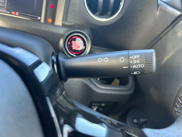 N-BOXカスタム 届出済未使用車 左側パワースライドドア シートヒーター アルミホイール クルーズコントロール 衝突被害軽減ブレーキ オートエアコン アイドリングストップ プッシュスタート 電動格納ミラー(39枚目)