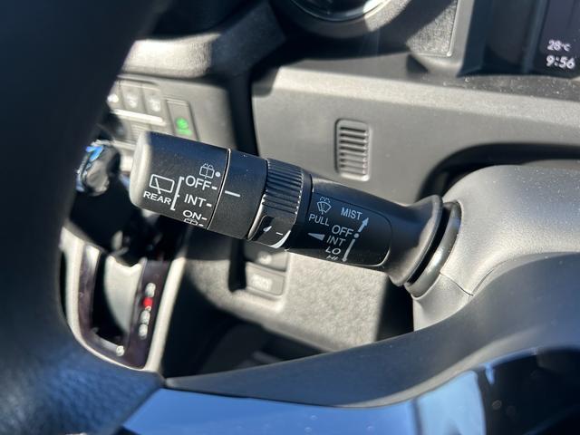 N-BOXカスタム 届出済未使用車 左側パワースライドドア シートヒーター アルミホイール クルーズコントロール 衝突被害軽減ブレーキ オートエアコン アイドリングストップ プッシュスタート 電動格納ミラー(40枚目)