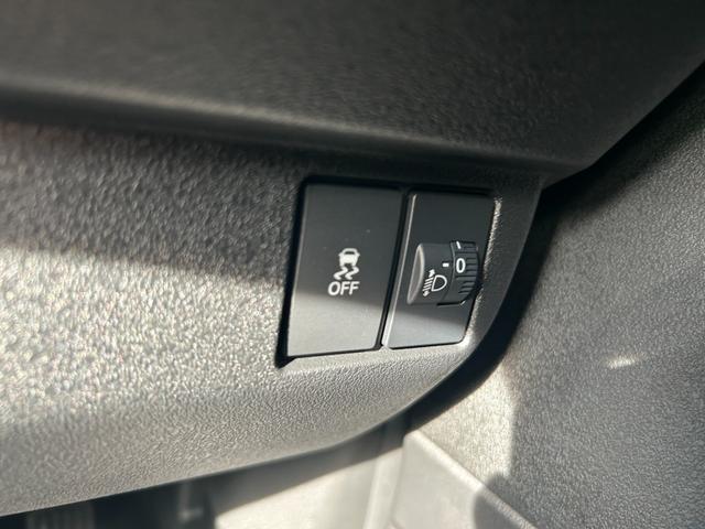 N-BOXカスタム 届出済未使用車 左側パワースライドドア シートヒーター アルミホイール クルーズコントロール 衝突被害軽減ブレーキ オートエアコン アイドリングストップ プッシュスタート 電動格納ミラー(43枚目)