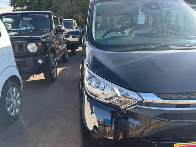 eKワゴン M 届出済未使用車 衝突被害軽減ブレーキ アイドリングストップ キーレスエントリー レーンアシスト マニュアルエアコン オートライト 電動格納ミラー 運転席エアバック 助手席エアバック(4枚目)