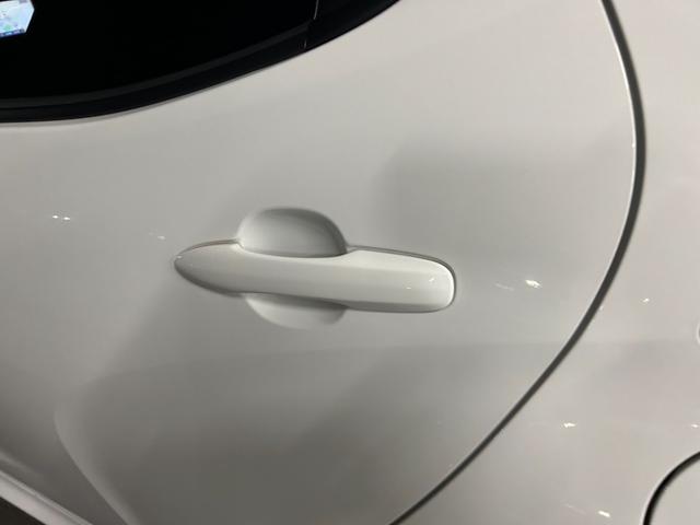 ヤリス Ｘ　ナビ付　Ｂｌｕｅｔｏｏｔｈ対応　バックカメラ付　衝突被害軽減ブレーキ　クリアランスソナー　盗難防止システム　スマートキー　オートライト　エコモード搭載　横滑り防止装置（18枚目）