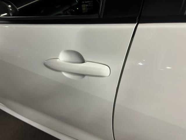 ヤリス Ｘ　ナビ付　Ｂｌｕｅｔｏｏｔｈ対応　バックカメラ付　衝突被害軽減ブレーキ　クリアランスソナー　盗難防止システム　スマートキー　オートライト　エコモード搭載　横滑り防止装置（19枚目）
