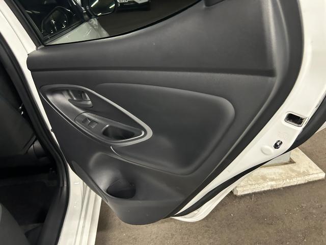 ヤリス Ｘ　ナビ付　Ｂｌｕｅｔｏｏｔｈ対応　バックカメラ付　衝突被害軽減ブレーキ　クリアランスソナー　盗難防止システム　スマートキー　オートライト　エコモード搭載　横滑り防止装置（31枚目）