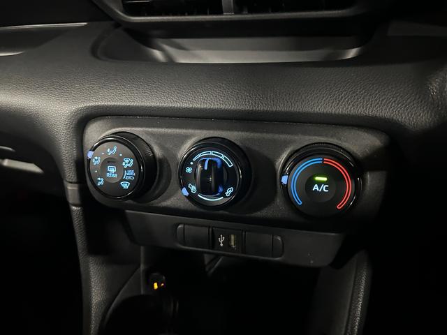 ヤリス Ｘ　ナビ付　Ｂｌｕｅｔｏｏｔｈ対応　バックカメラ付　衝突被害軽減ブレーキ　クリアランスソナー　盗難防止システム　スマートキー　オートライト　エコモード搭載　横滑り防止装置（36枚目）