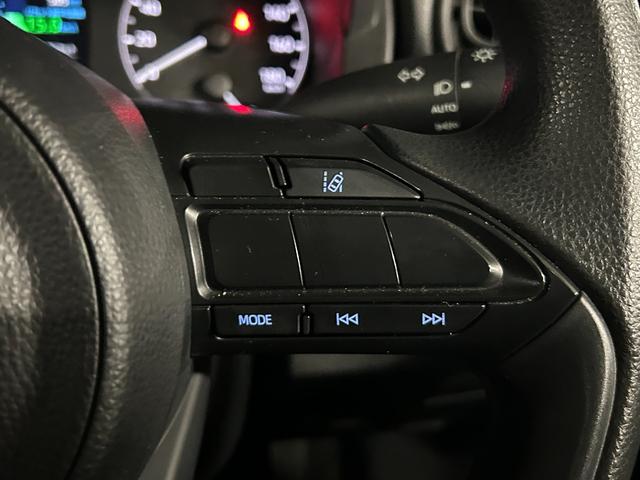 ヤリス Ｘ　ナビ付　Ｂｌｕｅｔｏｏｔｈ対応　バックカメラ付　衝突被害軽減ブレーキ　クリアランスソナー　盗難防止システム　スマートキー　オートライト　エコモード搭載　横滑り防止装置（41枚目）