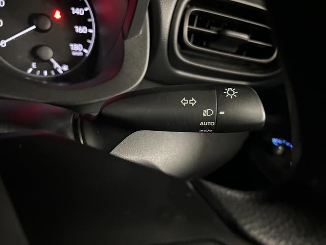 ヤリス Ｘ　ナビ付　Ｂｌｕｅｔｏｏｔｈ対応　バックカメラ付　衝突被害軽減ブレーキ　クリアランスソナー　盗難防止システム　スマートキー　オートライト　エコモード搭載　横滑り防止装置（42枚目）