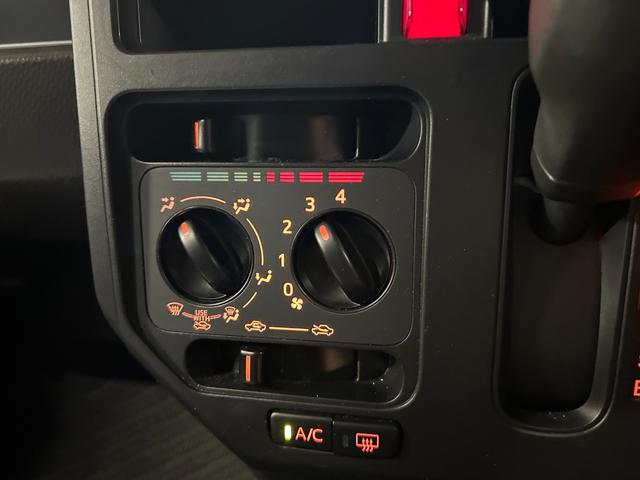 ルーミー Ｘ　純正ナビ　衝突被害軽減ブレーキ　クリアランスソナー　盗難防止システム　片側電動スライドドア　左右シートヒーター　スマートキー　電動格納ミラー　オートライト　横滑り防止装置　アイドリングストップ（34枚目）