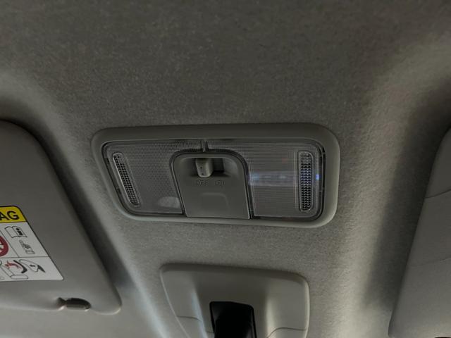 ルーミー Ｘ　純正ナビ　衝突被害軽減ブレーキ　クリアランスソナー　盗難防止システム　片側電動スライドドア　左右シートヒーター　スマートキー　電動格納ミラー　オートライト　横滑り防止装置　アイドリングストップ（42枚目）