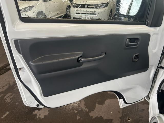 キャリイトラック KCエアコン・パワステ 4WD エアコン アイドリングストップ レーンアシスト 衝突被害軽減ブレーキ 横滑り防止装置 LEDヘッドランプ キーレスエントリー オートライト 運転席エアバック 助手席エアバック(19枚目)