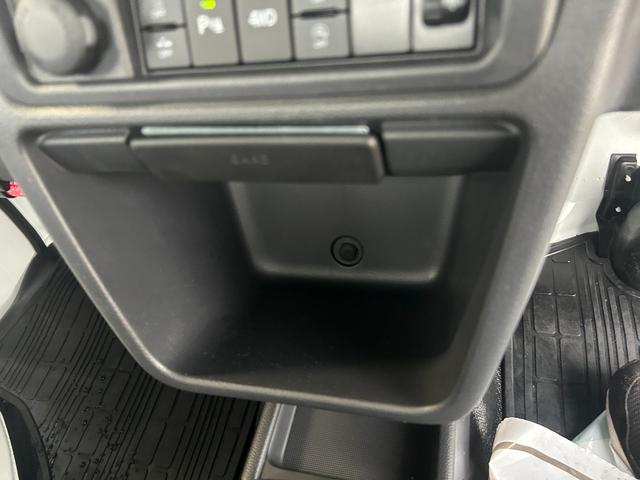 キャリイトラック KCエアコン・パワステ 4WD エアコン アイドリングストップ レーンアシスト 衝突被害軽減ブレーキ 横滑り防止装置 LEDヘッドランプ キーレスエントリー オートライト 運転席エアバック 助手席エアバック(31枚目)