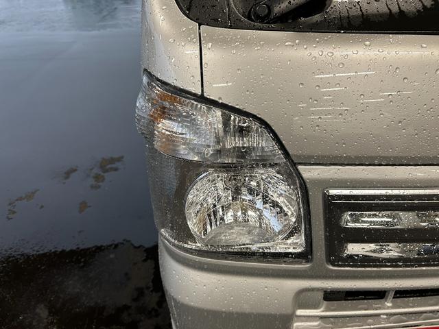 キャリイトラック KCエアコン・パワステ 4WD 届出済未使用車 衝突被害軽減ブレーキ クリアランスソナー アイドリングストップ 横滑り防止装置 キーレスエントリー オートライト エアコン 運転席エアバック 助手席エアバック(4枚目)
