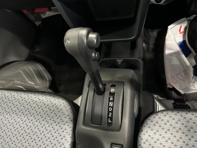 キャリイトラック KCエアコン・パワステ 4WD 届出済未使用車 衝突被害軽減ブレーキ クリアランスソナー アイドリングストップ 横滑り防止装置 キーレスエントリー オートライト エアコン 運転席エアバック 助手席エアバック(31枚目)