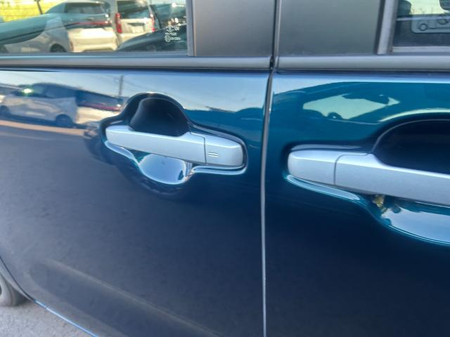 タント Xスペシャル CD 盗難防止システム 衝突被害軽減ブレーキ クリアランスソナー 横滑り防止装置 アイドリングストップ スライドドア オートエアコン オートライト プッシュスタート スマートキー 電動格納ミラー(19枚目)