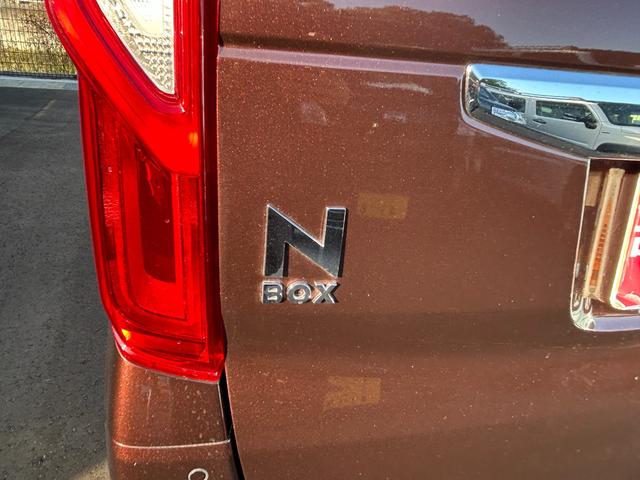 N-BOX L ナビ バックカメラ アイドリングストップ 両側電動スライドドア 衝突被害軽減ブレーキ レーンアシスト クルーズコントロール プッシュスタート スマートキー オートエアコン オートライト 電動格納ミラー(11枚目)