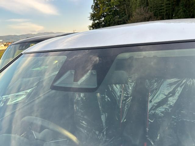 ロッキー X 登録済未使用車 アルミホイール 盗難防止システム 衝突被害軽減ブレーキ アイドリングストップ 横滑り防止装置 クリアランスソナー オートエアコン オートライト プッシュスタート 電動格納ミラー(7枚目)