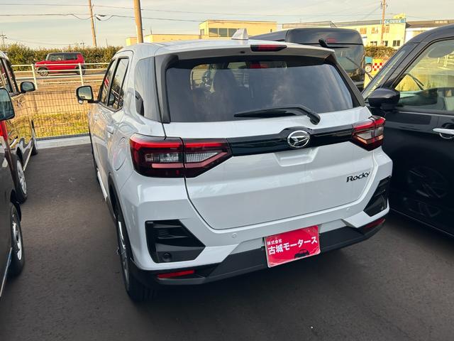 ロッキー X 登録済未使用車 アルミホイール 盗難防止システム 衝突被害軽減ブレーキ アイドリングストップ 横滑り防止装置 クリアランスソナー オートエアコン オートライト プッシュスタート 電動格納ミラー(9枚目)