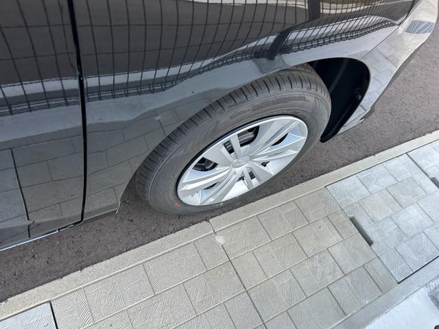 トール Ｘ　登録済未使用車　ディスプレイオーディオ　バックカメラ　エアコン　片側電動スライドドア　プッシュスタート　衝突被害軽減ブレーキ　アイドリングストップ　クリアランスソナー　横滑り防止装置　電動格納ミラー（26枚目）