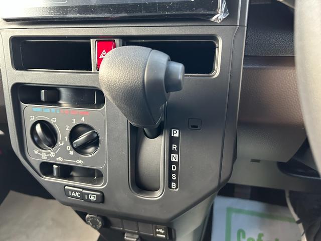 トール Ｘ　登録済未使用車　ディスプレイオーディオ　バックカメラ　エアコン　片側電動スライドドア　プッシュスタート　衝突被害軽減ブレーキ　アイドリングストップ　クリアランスソナー　横滑り防止装置　電動格納ミラー（33枚目）