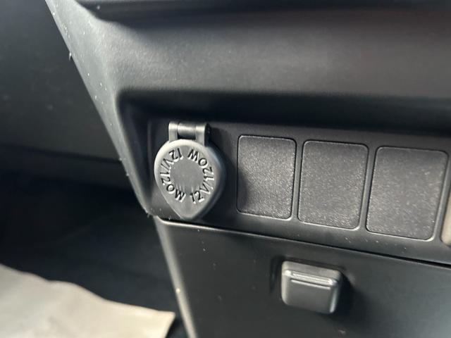 トール Ｘ　登録済未使用車　ディスプレイオーディオ　バックカメラ　エアコン　片側電動スライドドア　プッシュスタート　衝突被害軽減ブレーキ　アイドリングストップ　クリアランスソナー　横滑り防止装置　電動格納ミラー（34枚目）