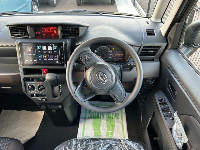 トール Ｘ　登録済未使用車　ディスプレイオーディオ　バックカメラ　エアコン　片側電動スライドドア　プッシュスタート　衝突被害軽減ブレーキ　アイドリングストップ　クリアランスソナー　横滑り防止装置　電動格納ミラー（49枚目）