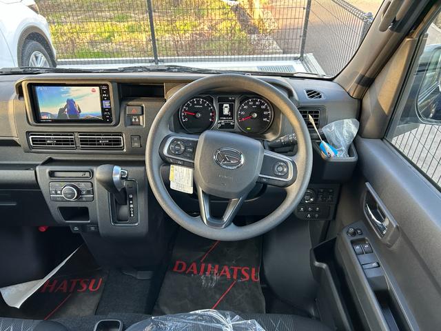 アトレー RS 4WD 届出済未使用車 ナビ 両側電動スライドドア アイドリングストップ クルーズコントロール 衝突被害軽減ブレーキ 横滑り防止装置 スマートキー リアヒーター バックカメラ オートエアコン(51枚目)