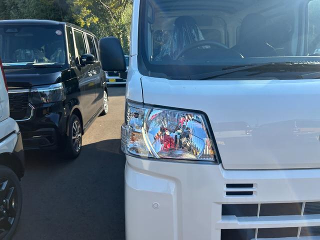 ハイゼットカーゴ DX 4WD 届出済未使用車 アイドリングストップ クリアランスソナー 横滑り防止装置 衝突被害軽減ブレーキエ リアヒーター キーレスエントリー エアコン オートライト ベンチシート(4枚目)