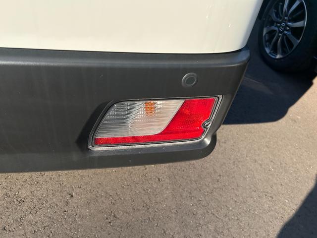 ハイゼットカーゴ DX 4WD 届出済未使用車 アイドリングストップ クリアランスソナー 横滑り防止装置 衝突被害軽減ブレーキエ リアヒーター キーレスエントリー エアコン オートライト ベンチシート(12枚目)