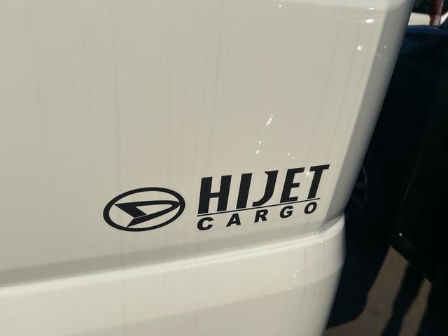 ハイゼットカーゴ DX 4WD 届出済未使用車 アイドリングストップ クリアランスソナー 横滑り防止装置 衝突被害軽減ブレーキエ リアヒーター キーレスエントリー エアコン オートライト ベンチシート(13枚目)