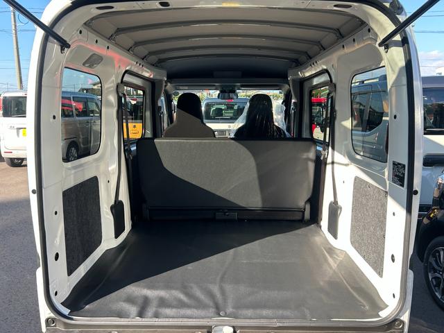 ハイゼットカーゴ DX 4WD 届出済未使用車 アイドリングストップ クリアランスソナー 横滑り防止装置 衝突被害軽減ブレーキエ リアヒーター キーレスエントリー エアコン オートライト ベンチシート(16枚目)