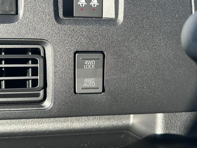 ハイゼットカーゴ DX 4WD 届出済未使用車 アイドリングストップ クリアランスソナー 横滑り防止装置 衝突被害軽減ブレーキエ リアヒーター キーレスエントリー エアコン オートライト ベンチシート(35枚目)