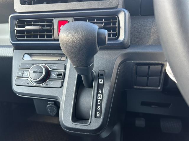 タント L 衝突被害軽減ブレーキ アイドリングストップ クリアランスソナー 横滑り防止装置 盗難防止システム 両側スライドドア オートエアコン オートライト プッシュスタート スマートキー 電動格納ミラー(35枚目)