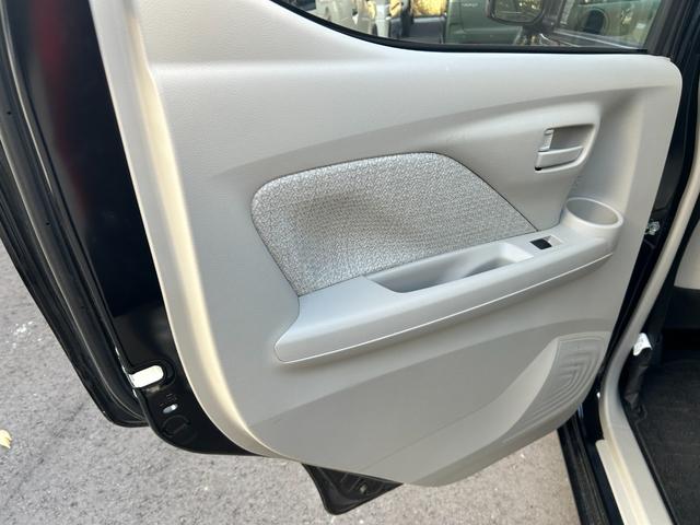 デイズ Ｓ　衝突被害軽減ブレーキ　ＣＤ　エアコン　オートライト　アイドリングストップ　キーレスエントリー　電動格納ミラー　パワーウィンドウ　運転席エアバック　助手席エアバック（24枚目）