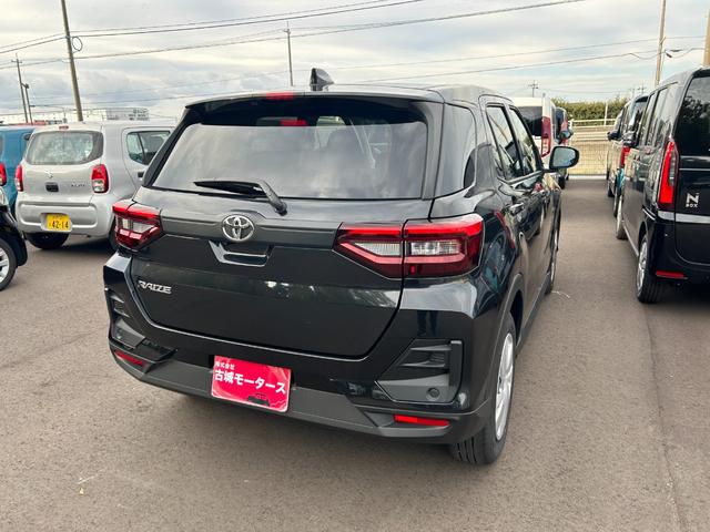 ライズ Ｘ　ディスプレイオーディオ　バックカメラ　盗難防止システム　アイドリングストップ　衝突被害軽減ブレーキ　クリアランスソナー　横滑り防止装置　プッシュスタート　スマートキー　エアコン　オートライト（8枚目）