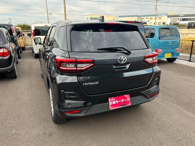 ライズ Ｘ　ディスプレイオーディオ　バックカメラ　盗難防止システム　アイドリングストップ　衝突被害軽減ブレーキ　クリアランスソナー　横滑り防止装置　プッシュスタート　スマートキー　エアコン　オートライト（10枚目）