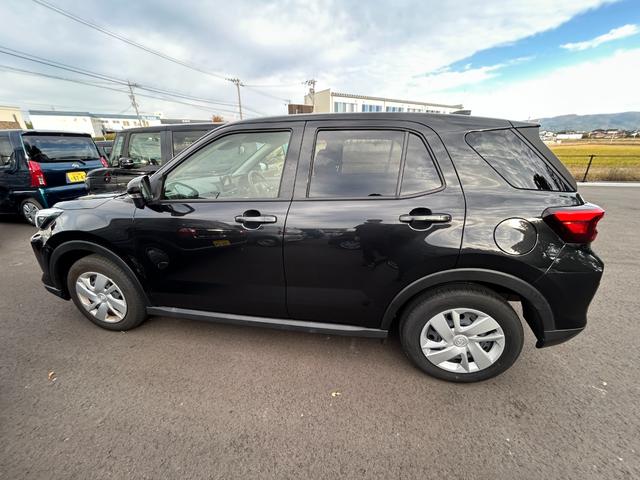 ライズ Ｘ　ディスプレイオーディオ　バックカメラ　盗難防止システム　アイドリングストップ　衝突被害軽減ブレーキ　クリアランスソナー　横滑り防止装置　プッシュスタート　スマートキー　エアコン　オートライト（24枚目）