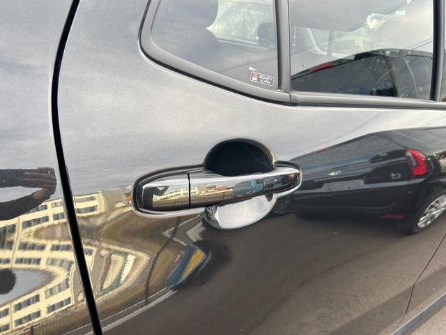 ライズ Ｘ　ディスプレイオーディオ　バックカメラ　盗難防止システム　アイドリングストップ　衝突被害軽減ブレーキ　クリアランスソナー　横滑り防止装置　プッシュスタート　スマートキー　エアコン　オートライト（26枚目）