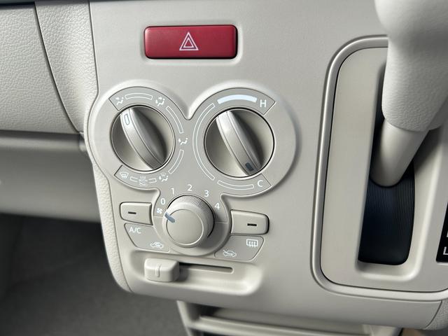 アルトラパン Ｇ　届出済未使用車　シートヒーター　アイドリングストップ　衝突被害軽減ブレーキ　レーンアシスト　横滑り防止装置　クリアランスソナー　プッシュスタート　スマートキー　エアコン　オートライト　電動格納ミラー（32枚目）