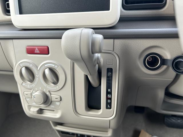 アルトラパン Ｇ　届出済未使用車　シートヒーター　アイドリングストップ　衝突被害軽減ブレーキ　レーンアシスト　横滑り防止装置　クリアランスソナー　プッシュスタート　スマートキー　エアコン　オートライト　電動格納ミラー（33枚目）