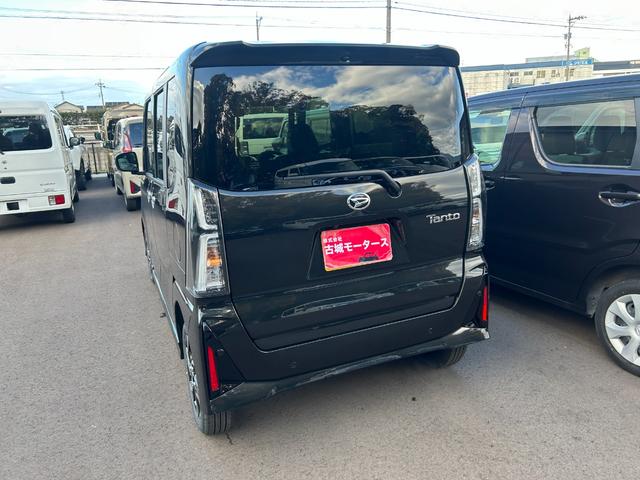 タント カスタムＸ　届出済未使用車　アルミホイール　シートヒーター　両側電動スライドドア　衝突被害軽減ブレーキ　アイドリングストップ　横滑り防止装置　クリアランスソナー　盗難防止システム　オートエアコン　プッシュスタート（11枚目）