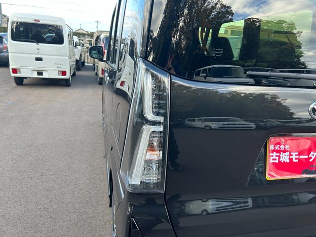 タント カスタムＸ　届出済未使用車　アルミホイール　シートヒーター　両側電動スライドドア　衝突被害軽減ブレーキ　アイドリングストップ　横滑り防止装置　クリアランスソナー　盗難防止システム　オートエアコン　プッシュスタート（12枚目）