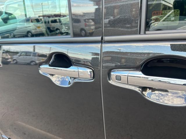 タント カスタムＸ　届出済未使用車　アルミホイール　シートヒーター　両側電動スライドドア　衝突被害軽減ブレーキ　アイドリングストップ　横滑り防止装置　クリアランスソナー　盗難防止システム　オートエアコン　プッシュスタート（21枚目）