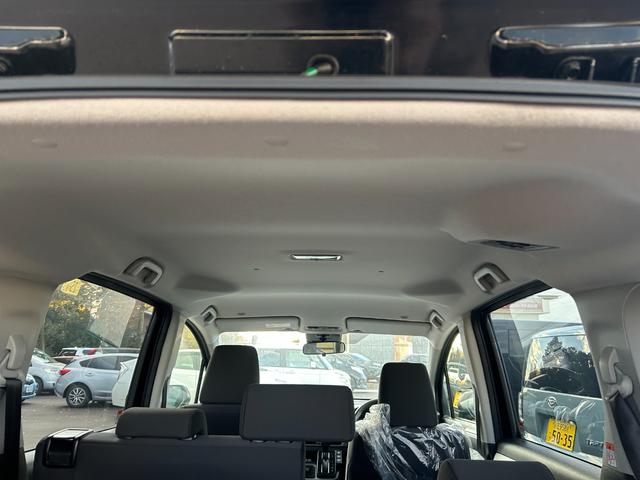 シエンタ ハイブリッドＸ　登録済未使用車　片側電動スライドドア　クルーズコントロール　衝突被害軽減ブレーキ　横滑り防止装置　プッシュスタート　スマートキー　オートエアコン　オートライト　３列シート　電動格納ミラー（15枚目）