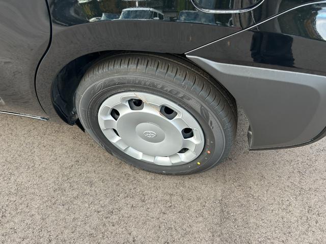 シエンタ ハイブリッドＸ　登録済未使用車　片側電動スライドドア　クルーズコントロール　衝突被害軽減ブレーキ　横滑り防止装置　プッシュスタート　スマートキー　オートエアコン　オートライト　３列シート　電動格納ミラー（16枚目）